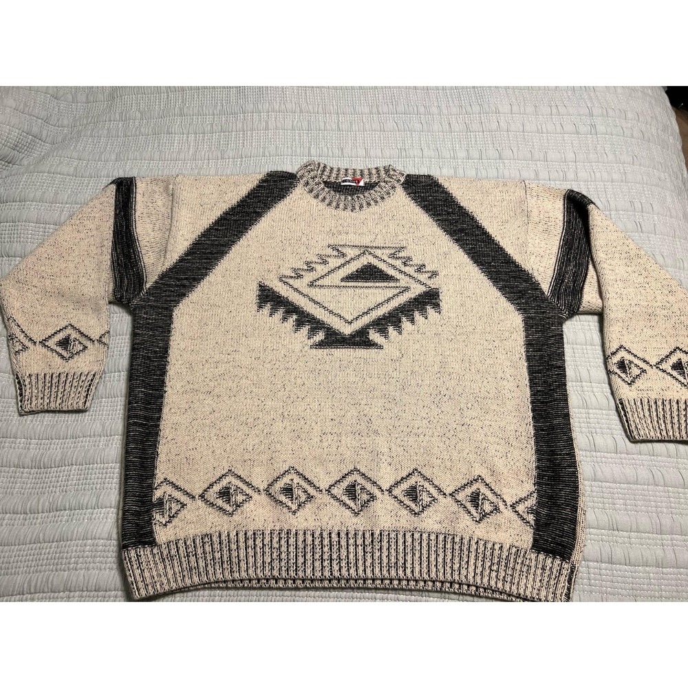 VTG Active Beige And Black Aztec Southwestern Fall Sweater XXL?